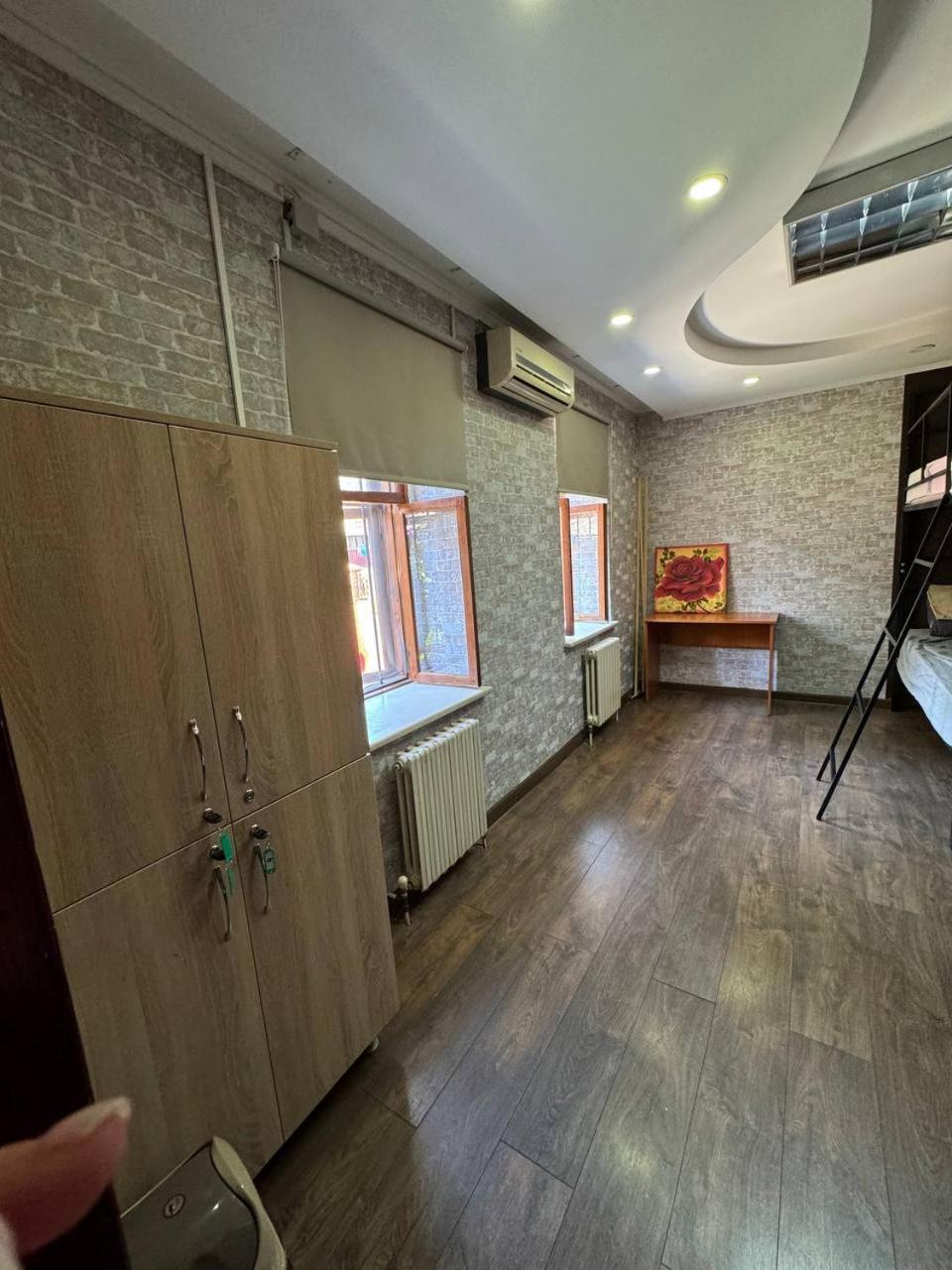 Friends Hostel Кишинев Екстериор снимка