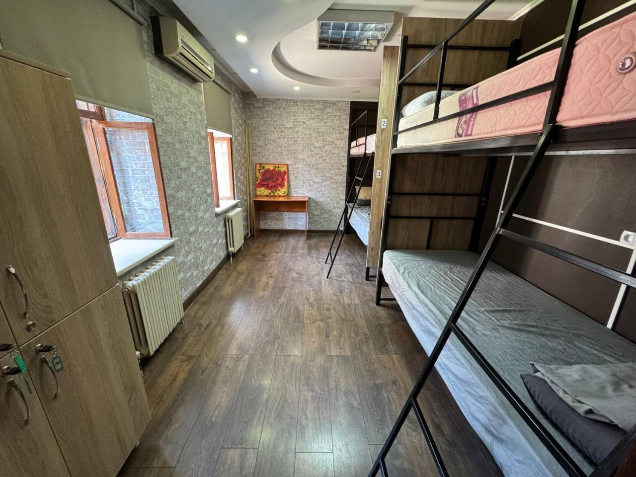 Friends Hostel Кишинев Екстериор снимка