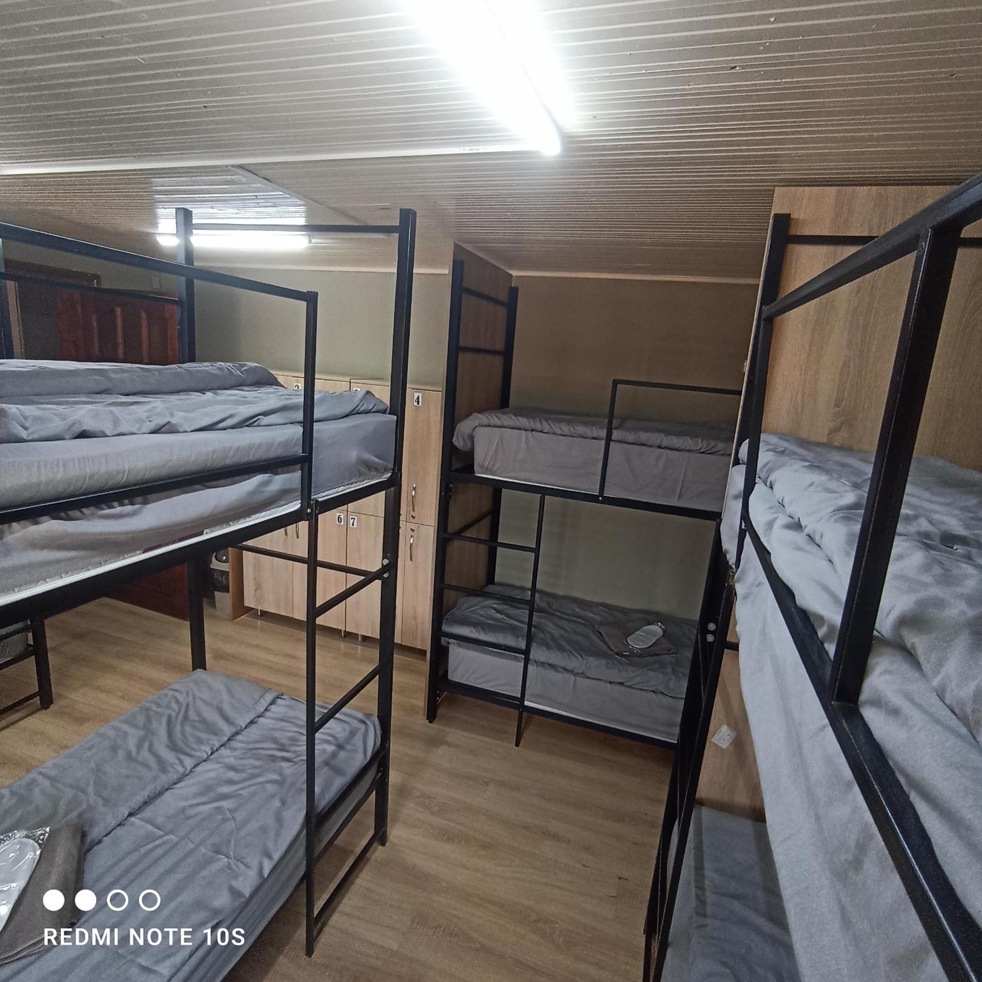 Friends Hostel Кишинев Екстериор снимка
